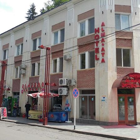 Alma-Ata Hotel Bordjomi Extérieur photo